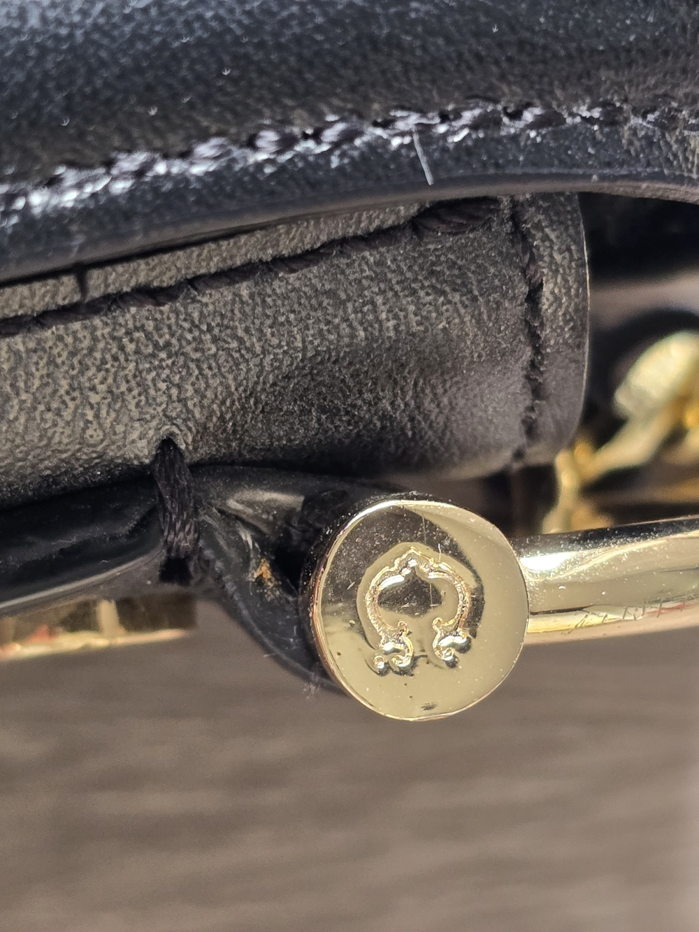 C Wonder Genuine Leather Black Quilted Crossbody Gold Dog Stud Chain Strap - Picture 10 of 15